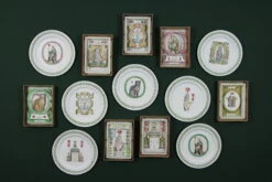 Vitrine à Merveilles | CHÂTEAU AMOUR 15 Vitrine à Merveilles | CHÂTEAU AMOUR -Atelier Élégance Pas Cher Magasin AssiettesPapierMache VitrinesAMerveilles 12