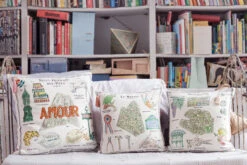 Coussin | LE MARAIS -Atelier Élégance Pas Cher Magasin Coussins RuesDeParis 1