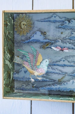 Vitrine à Merveilles | OISEAU VERT ET COCCINELLE 8 Vitrine à Merveilles | OISEAU VERT ET COCCINELLE -Atelier Élégance Pas Cher Magasin MarinMontagutC2A9RomainRicard 72dpi 18