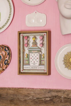 Vitrine à Merveilles | CHÂTEAU AMOUR 14 Vitrine à Merveilles | CHÂTEAU AMOUR -Atelier Élégance Pas Cher Magasin MarinMontagutNormandieC2A9RomainRicard150 VitrineChateauAmour